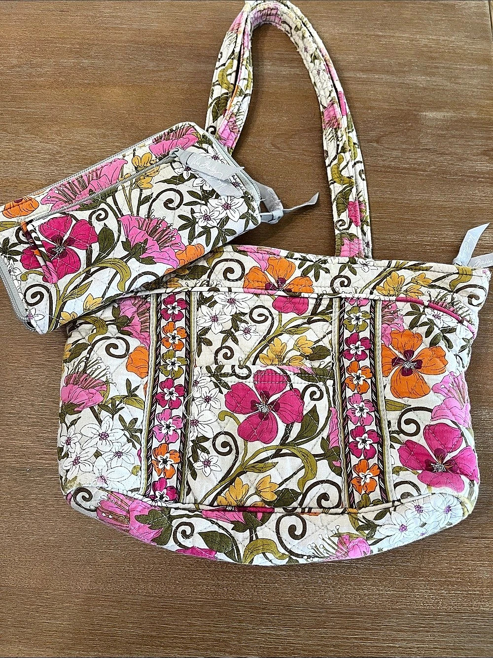 Vera Bradley Go Round Tote Floral Bag Pink & White and matching wallet
